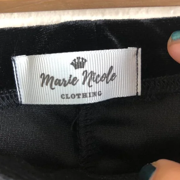 MARIE NICOLE CLOTHING Black Crushed Velvet Flare Curtain Long Pants Size Large - Picture 5 of 11